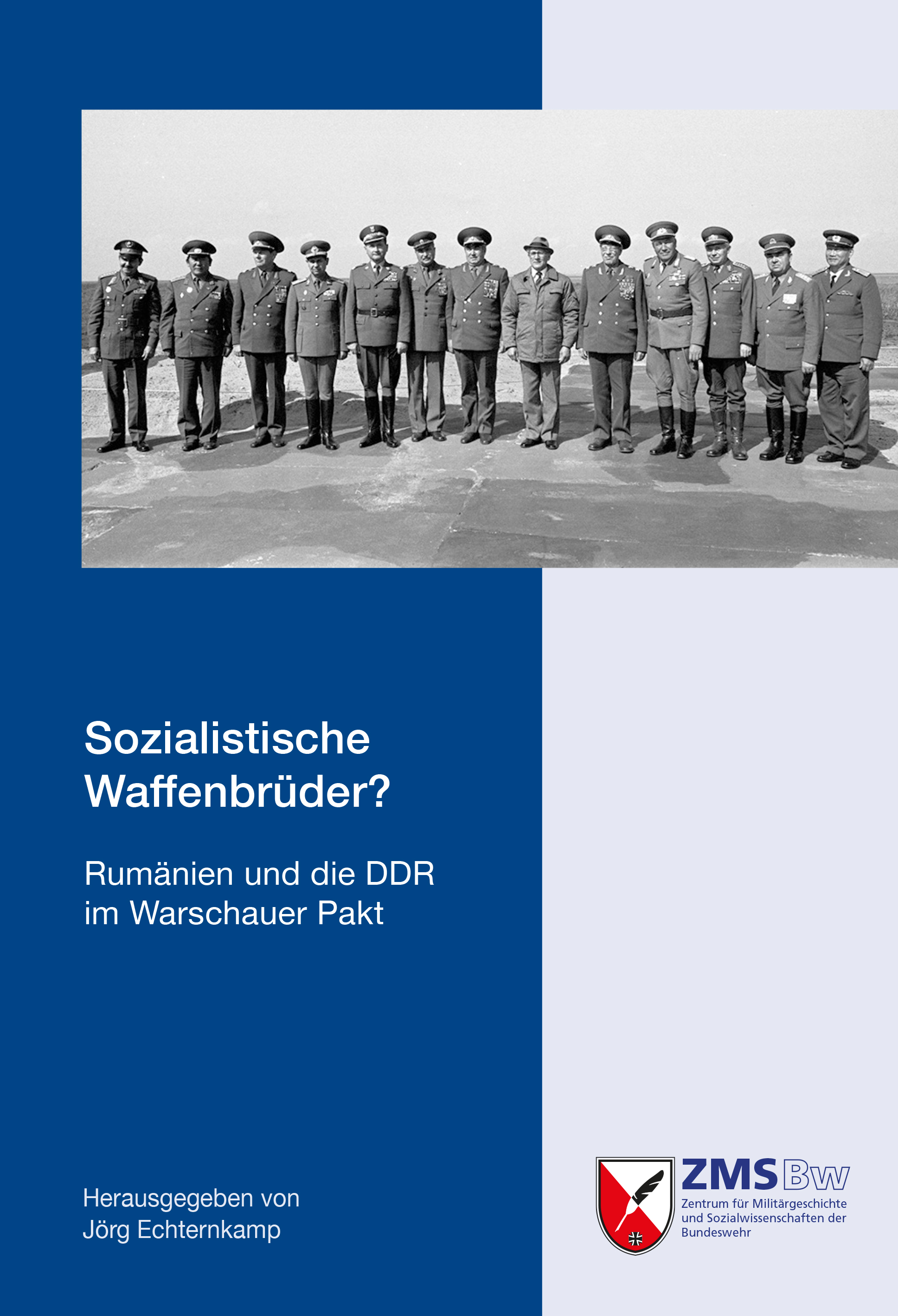 Buchcover Erich Honecker inmitten mehrerer Offiziere des Warschauer Paktes