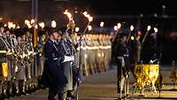 211215_AKK_Zapfenstreich_Weiler_01