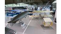 Halle 3 mit mehreren Flugzeugen