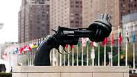 Non#en-Violence#en-Skulptur