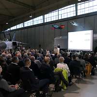 Frau Major Dr. Hartung präsentiert ihre Dissertation "Ein Dach über Europa"