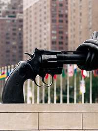 Non#en-Violence#en-Skulptur