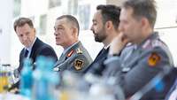 230424_Gespraeche_am_Ehrenmal_Twardy_06
