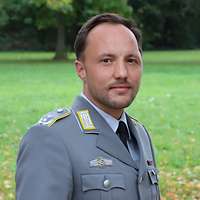 Mann in Uniform