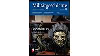 Eine Ork-Gesichtsmaske liegt in einem Regal neben einer Waffe und anderen Utensilien.